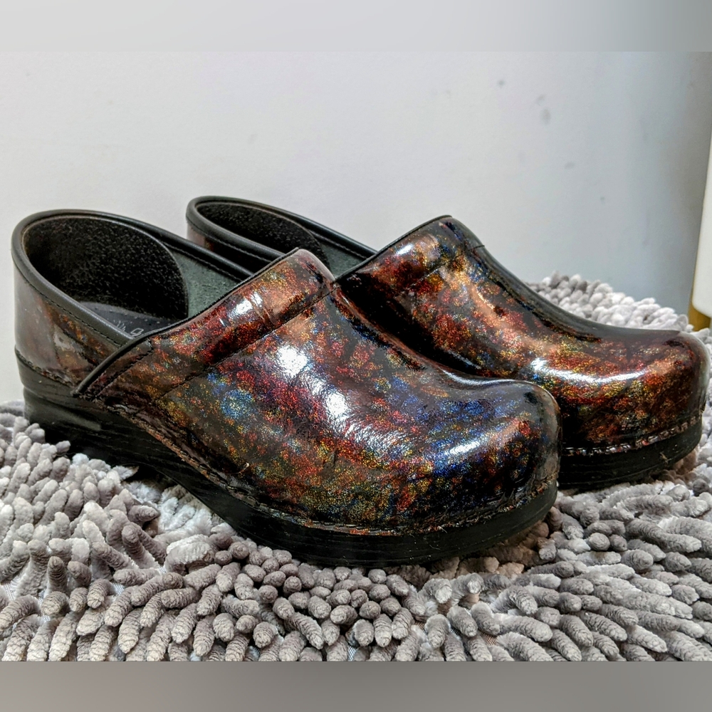 Dansko Size 39 (8.5-9 US)